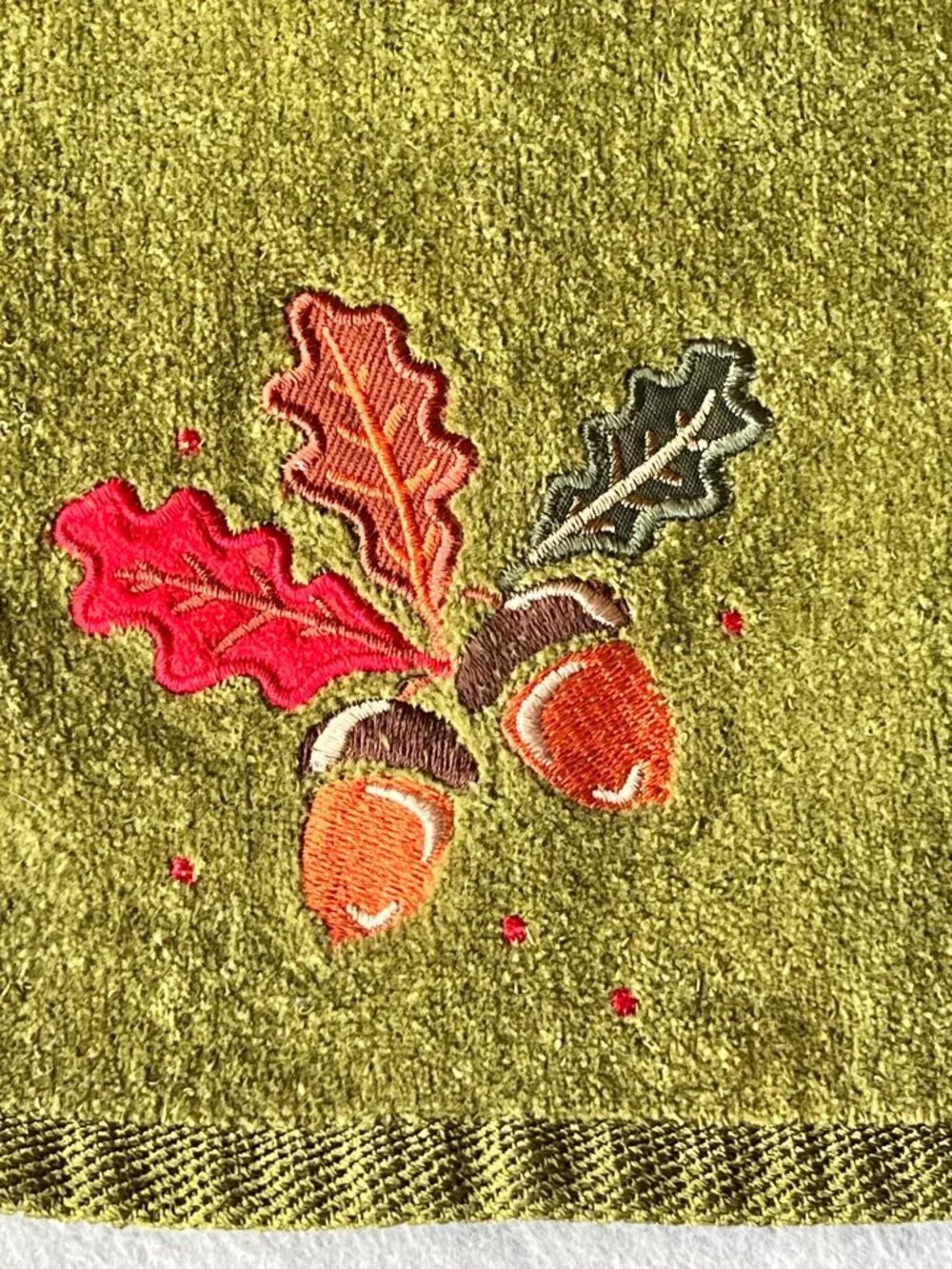 Casual Home Hand Towels Green Orange Embroidered Acorn Pumpkin Cotton Set of 2